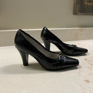 Life Stride Heels - Size 7 - Black